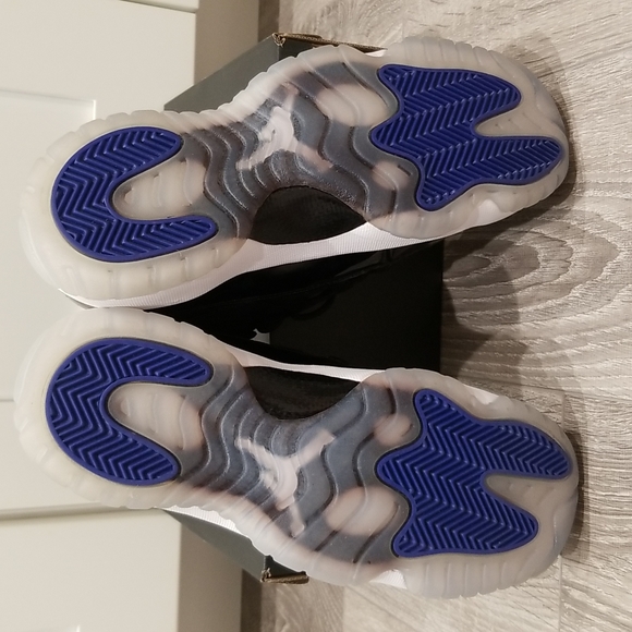 New With Box Jordan Space Jam 11 GS 5.5 youth boys concord black and white - Picture 8 of 9